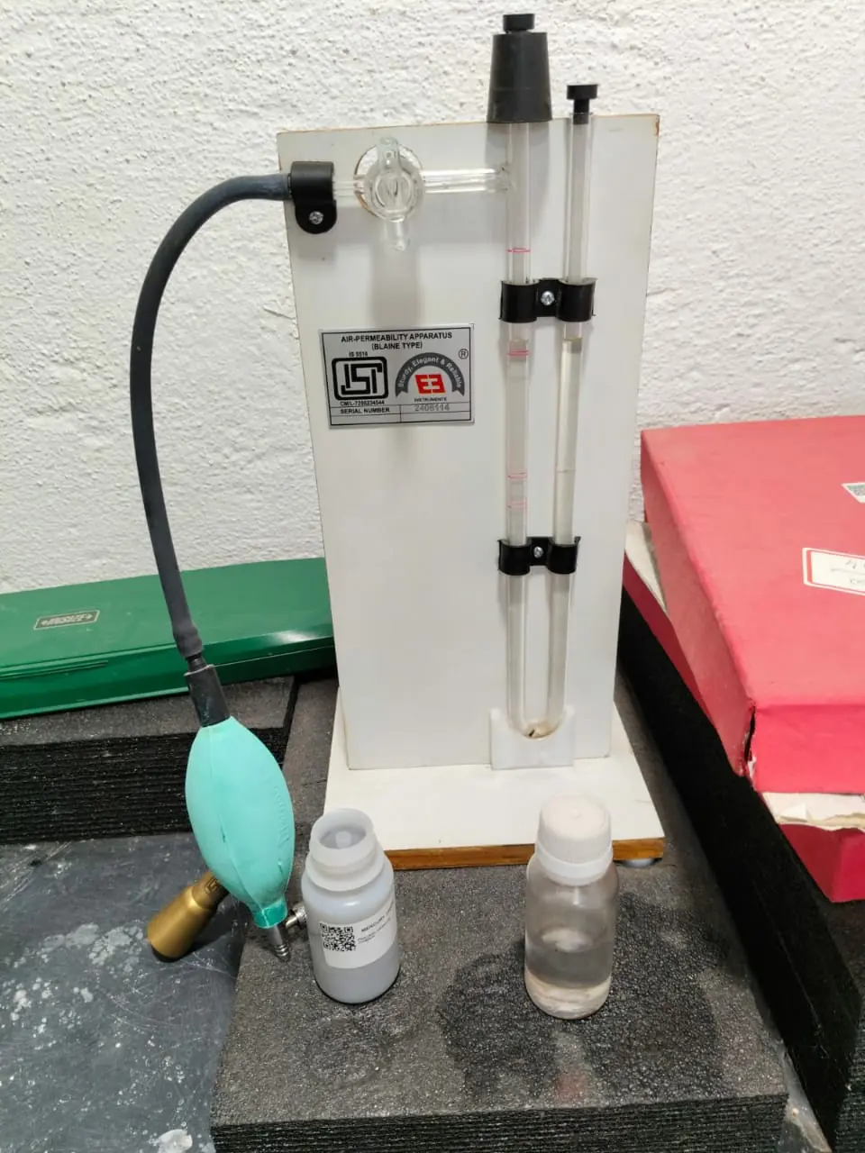 Bitumen penetration testing apparatus in material lab