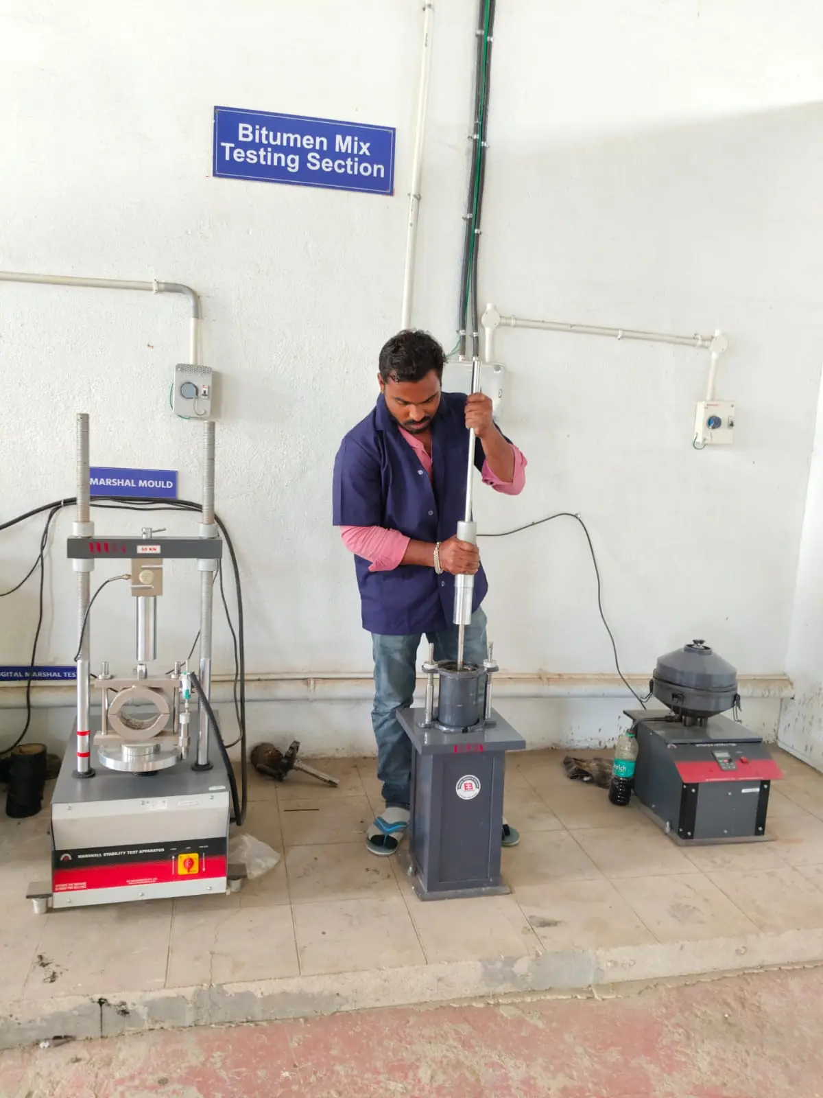 Calibrated laboratory instruments for concrete mix durability checks